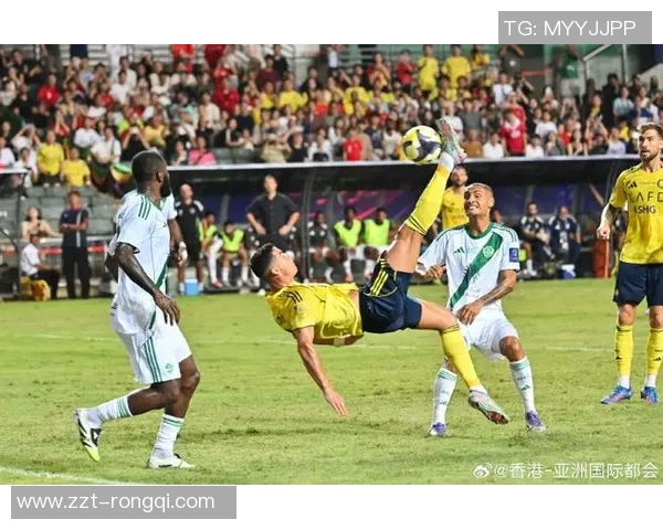 足球巨星定装照全新亮相展现力量与魅力风采震撼球迷视野