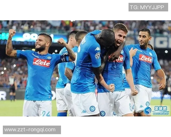 罗姓足球巨星辉煌历程与足坛传奇故事全景解读